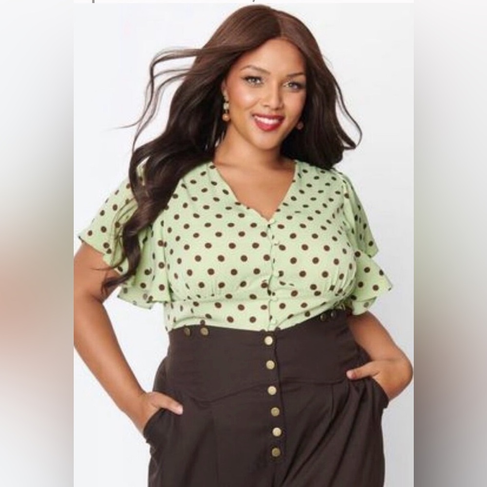 NWOT Unique Vintage Green Polka Dot Blouse